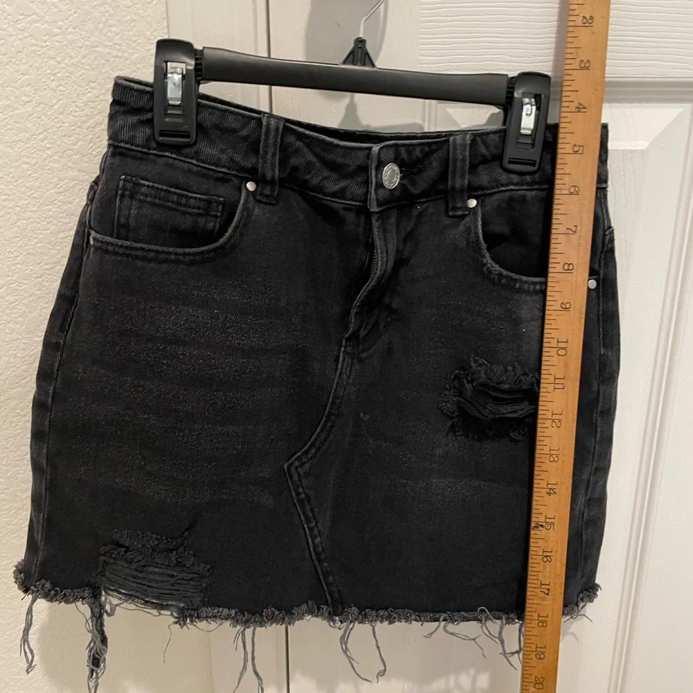 PacSun Distressed Mini Skirt - Black - 24 inch waist - Picture 7 of 8